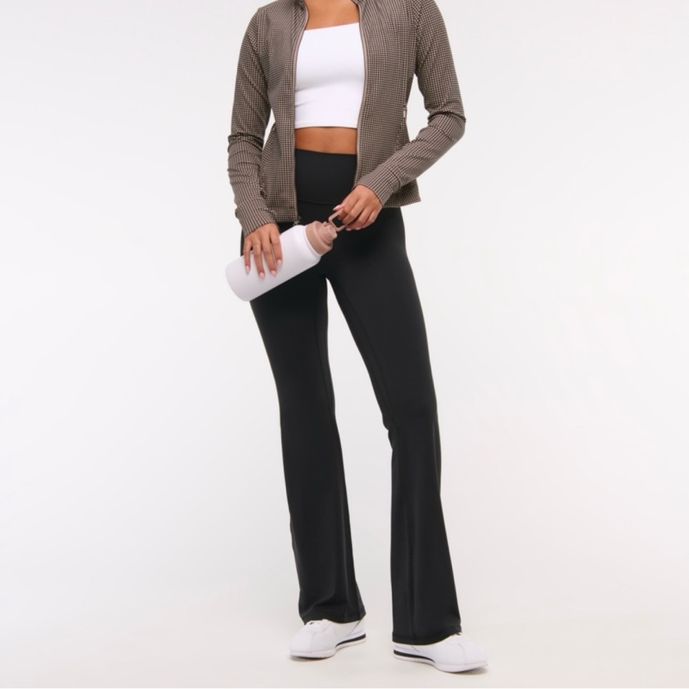 Abercrombie YPB StuidoFLEX Flare Leggings